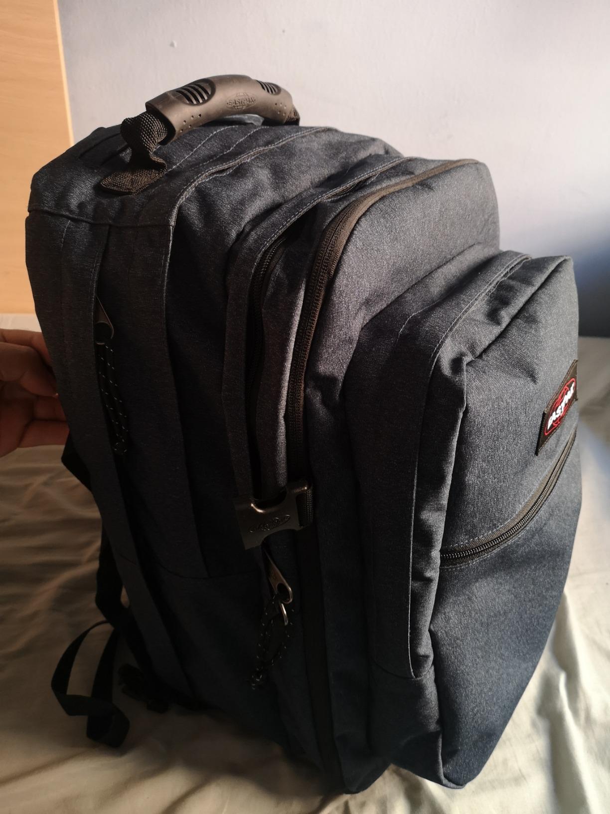 Buena mochila, aunque la espalda transpira algo