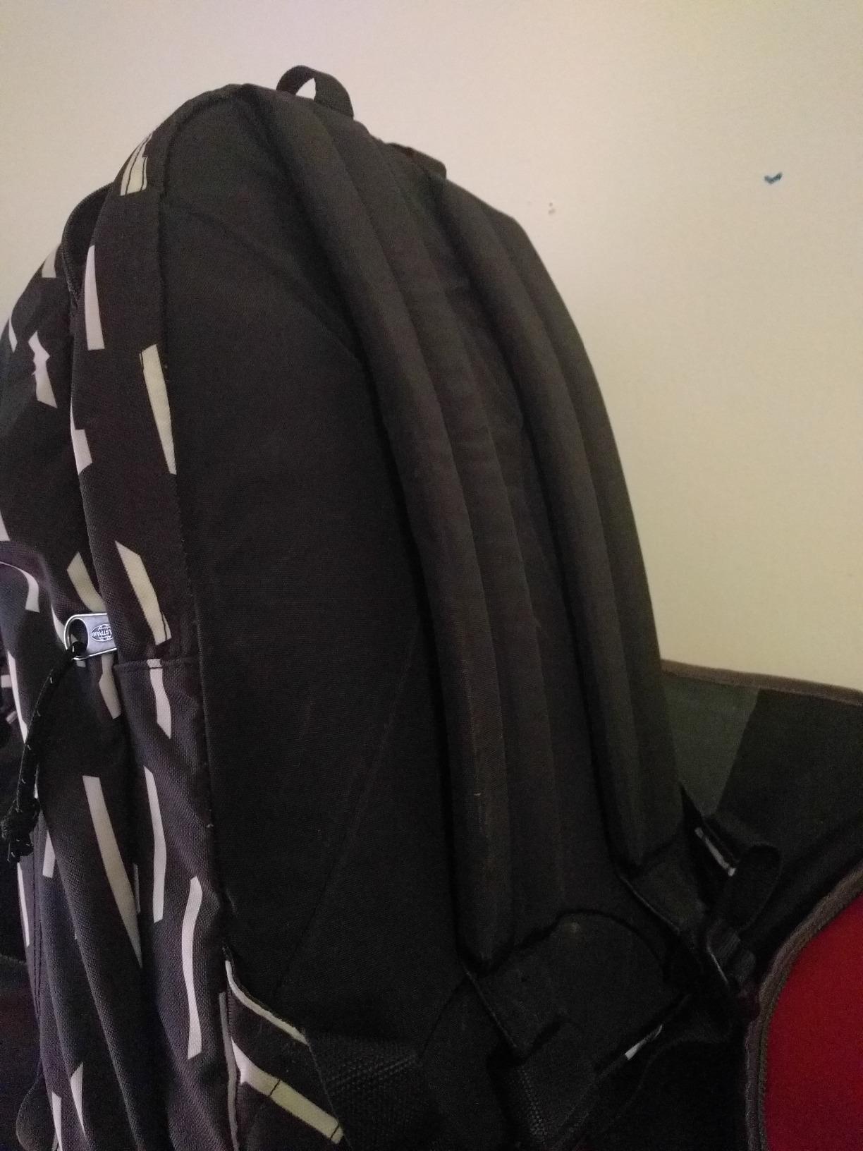 Buena mochila, bonito color