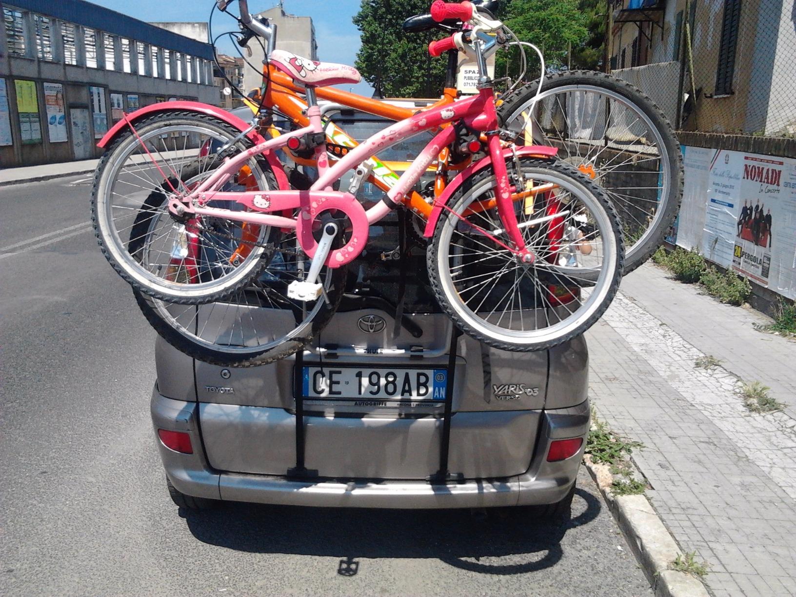 Bueno, pero las correas son largas