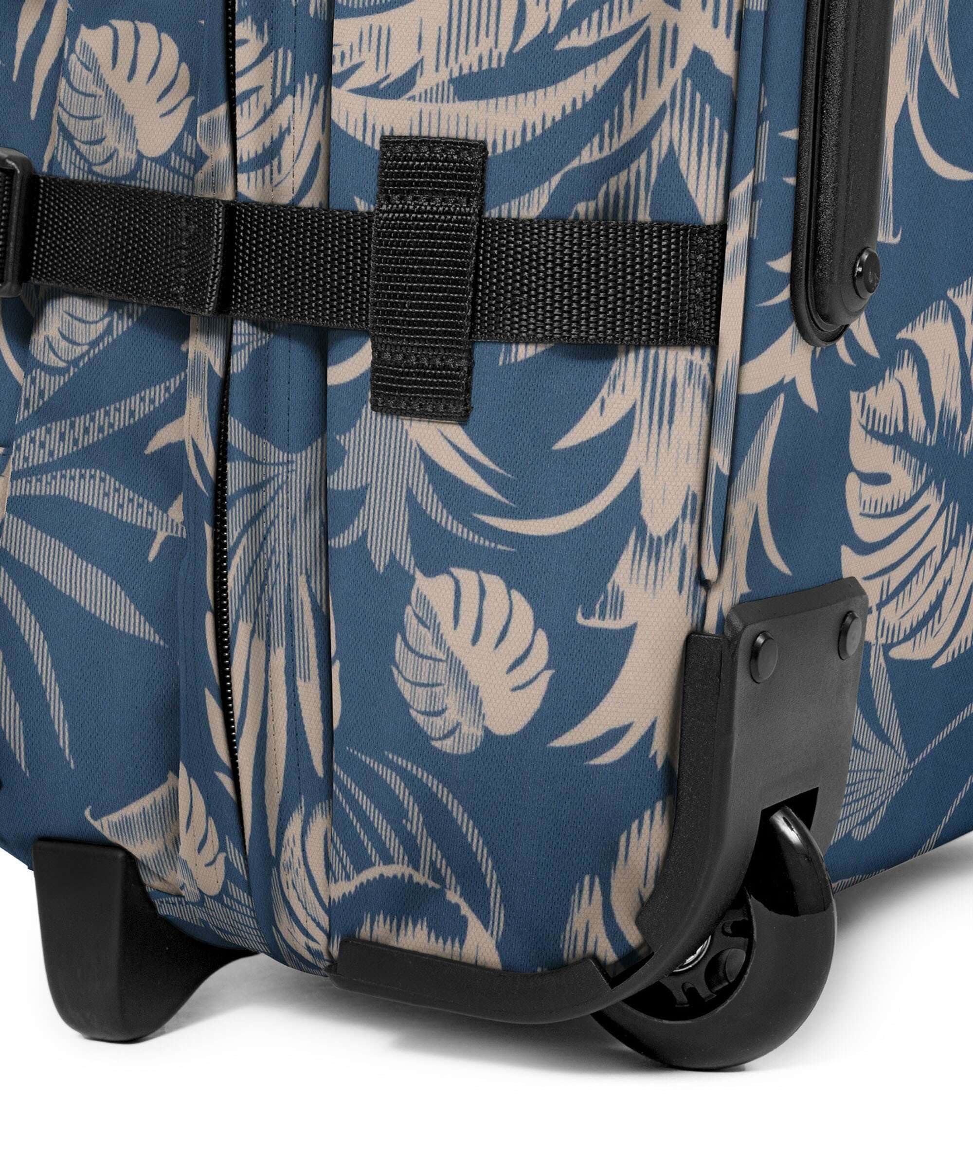 eastpak-tranverz-m-brize-blue-beige-maleta-de-viaje-mediana-con-2-ruedas-y-canda image 5